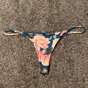 NWOT Frankie’s Bikinis Thong Bottoms Large